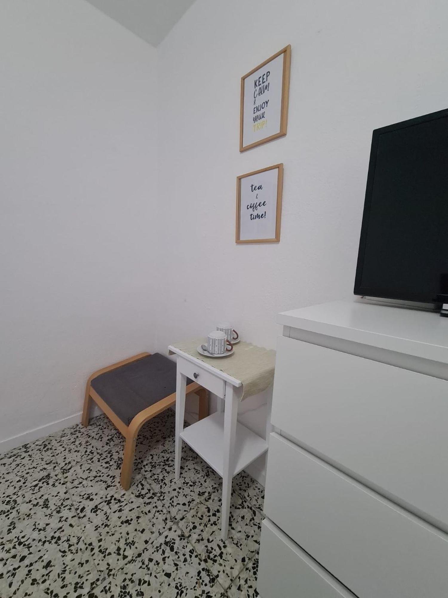 Eeb Private Room Habitacion Privada En Piso Compartido La Laguna  Exterior photo
